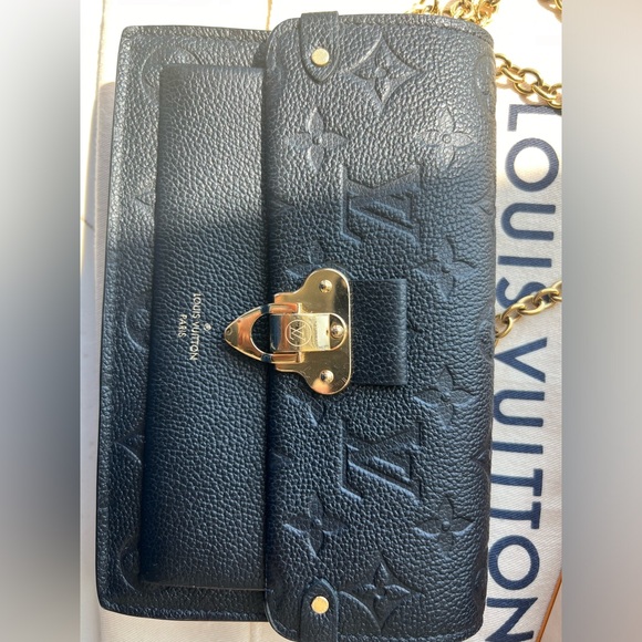 Louis Vuitton Vavin chain wallet purse in black. Receipt on hand - Picture 6 of 12